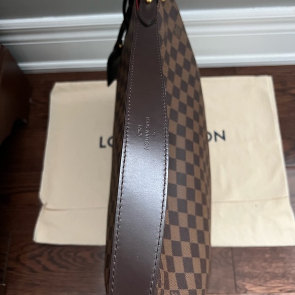 SOLD Authentic Louis Vuitton Graceful MM - Picture 6 of 15